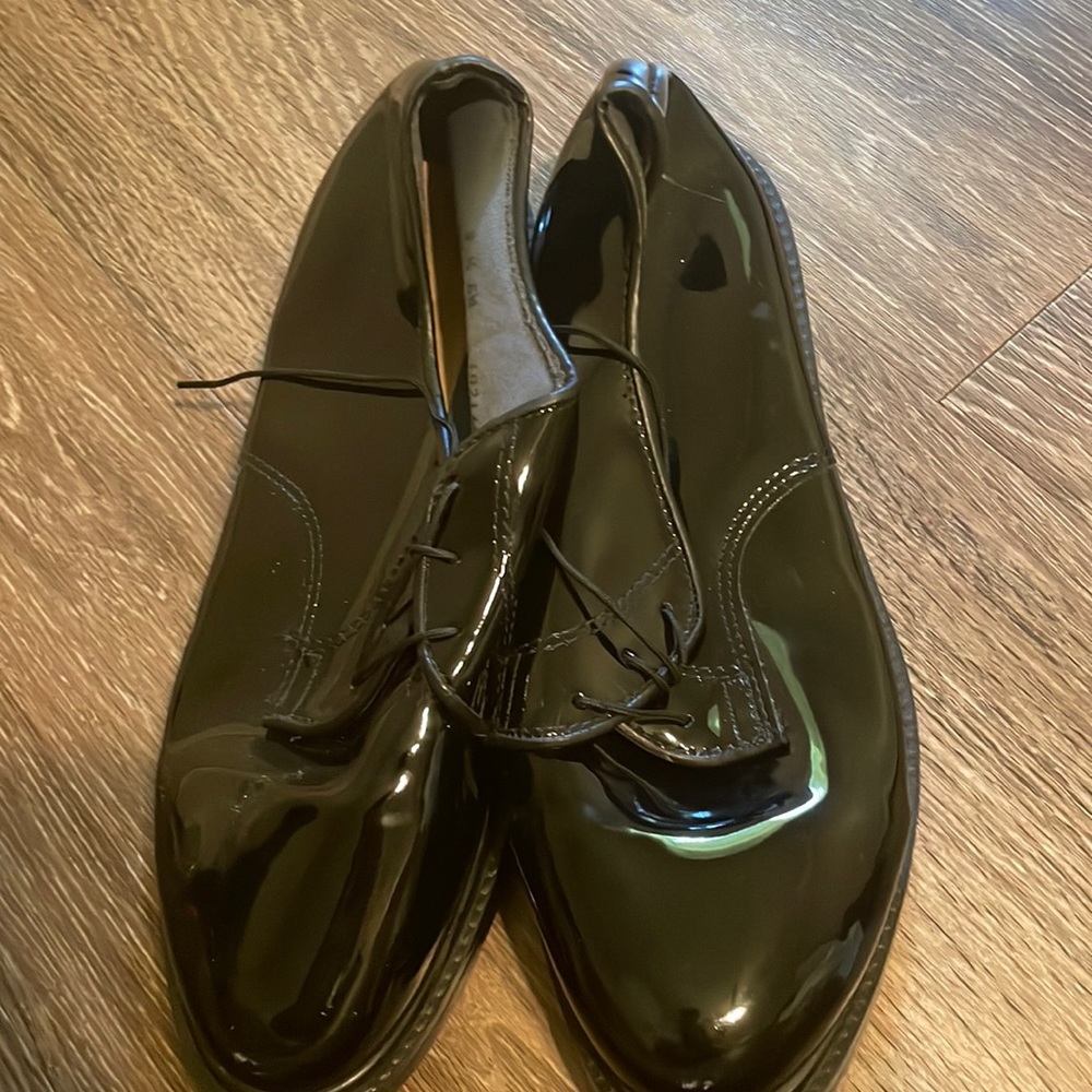 Dress shoes